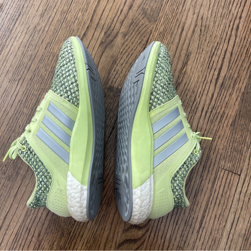 Adidas Solar Boost Running Shoes. Size 8 - Picture 8 of 9